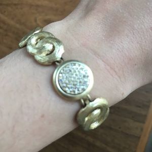 Gold plated bracelet with magnetic clasp